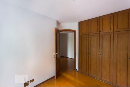 Quarto de apartamento à venda com 3 quartos, 138m² em Indianópolis, São Paulo