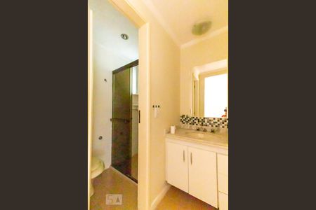 Banheiro de apartamento à venda com 3 quartos, 70m² em Vila Andrade, São Paulo