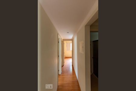 Corredor de apartamento à venda com 3 quartos, 70m² em Vila Andrade, São Paulo