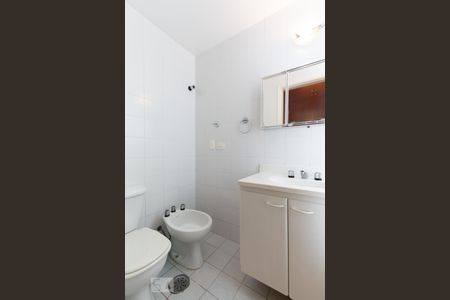 Banheiro da suíte de apartamento à venda com 3 quartos, 110m² em Vila Andrade, São Paulo