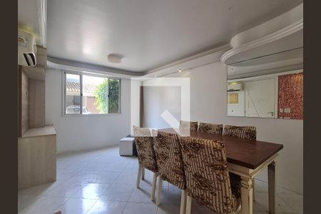 Sala de casa de condomínio para alugar com 4 quartos, 108m² em Humaitá, Porto Alegre