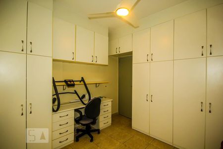 Quarto 1 de apartamento para alugar com 2 quartos, 65m² em Copacabana, Rio de Janeiro