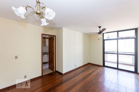 Sala de apartamento à venda com 3 quartos, 120m² em Icaraí, Niterói