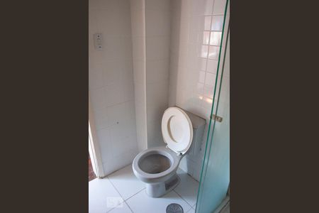 Banheiro de apartamento à venda com 1 quarto, 45m² em Centro Histórico, Porto Alegre