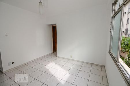 Sala de apartamento para alugar com 2 quartos, 50m² em Irajá, Rio de Janeiro