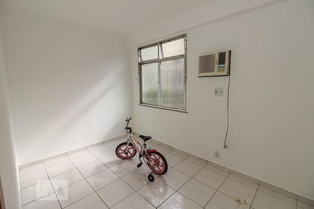 Quarto 2 de apartamento para alugar com 2 quartos, 50m² em Irajá, Rio de Janeiro