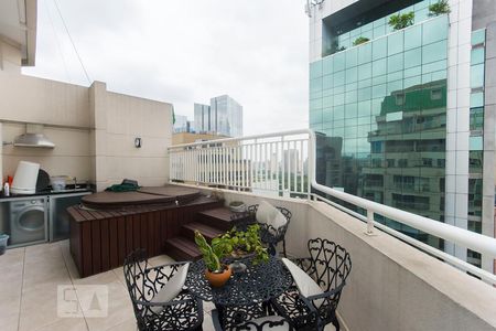 Cobertura de apartamento à venda com 2 quartos, 133m² em Vila Olímpia, São Paulo