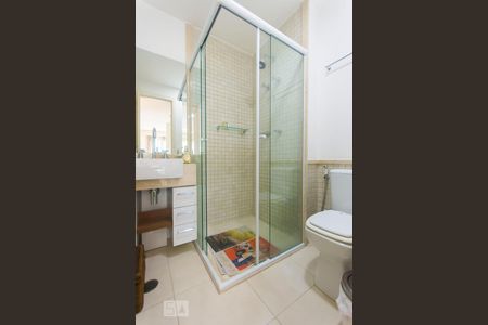 Banheiro de apartamento à venda com 2 quartos, 133m² em Vila Olímpia, São Paulo