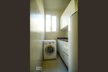 Cozinha de apartamento à venda com 2 quartos, 75m² em Azenha, Porto Alegre