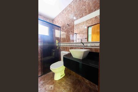 Banheiro 02 de casa para alugar com 5 quartos, 232m² em Taguatinga Norte (taguatinga), Brasília