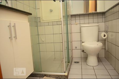 Banheiro de apartamento para alugar com 1 quarto, 27m² em Taguatinga Sul (taguatinga), Brasília