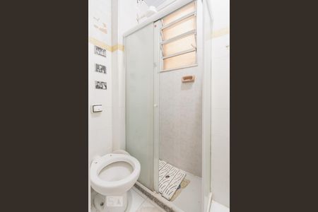 Banheiro de apartamento à venda com 1 quarto, 28m² em Botafogo, Rio de Janeiro