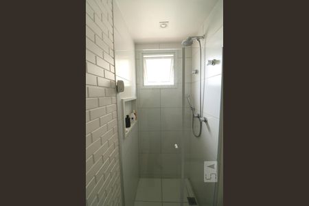 Banheiro de kitnet/studio para alugar com 1 quarto, 42m² em Vila Lídia, Campinas