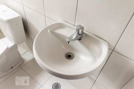 Banheiro de casa de condomínio para alugar com 1 quarto, 30m² em Quarta Parada, São Paulo