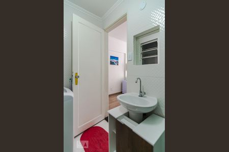 Banheiro de kitnet/studio à venda com 1 quarto, 27m² em República, São Paulo