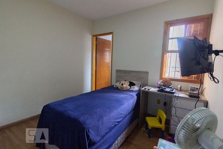 Casa à venda com 3 quartos, 120m² em Vila Nivi, São Paulo