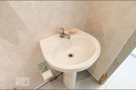 Banheiro 1 de casa para alugar com 2 quartos, 900m² em Taboão, São Bernardo do Campo