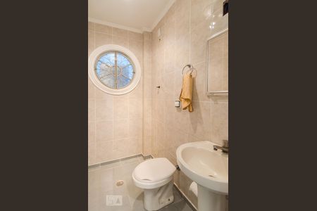 Banheiro 1 de casa para alugar com 2 quartos, 900m² em Taboão, São Bernardo do Campo