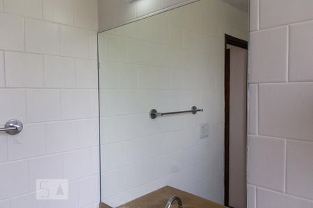 Banheiro de apartamento para alugar com 2 quartos, 70m² em Estácio, Rio de Janeiro