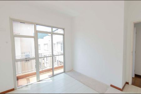 Quarto 1 de apartamento à venda com 3 quartos, 70m² em Grajaú, Rio de Janeiro