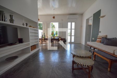 Sala de casa para alugar com 6 quartos, 680m² em Santa Teresa, Rio de Janeiro