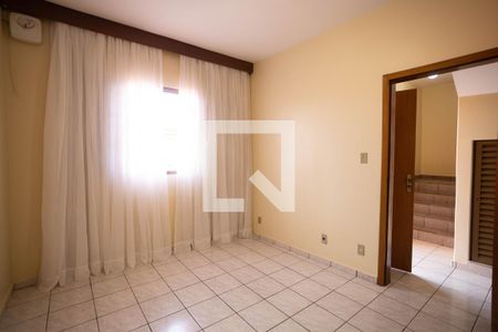 Sala 1 de casa para alugar com 4 quartos, 348m² em Jardim das Esmeraldas, Goiânia