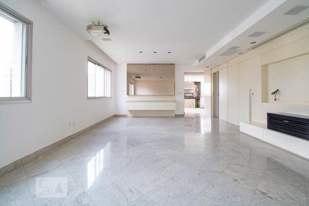 Apartamento à venda com 305m², 4 quartos e 3 vagasSala