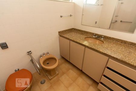 Banheiro de apartamento à venda com 3 quartos, 105m² em Vila Pompéia, São Paulo