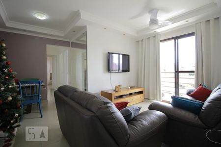 Sala de apartamento à venda com 3 quartos, 76m² em Km 18, Osasco