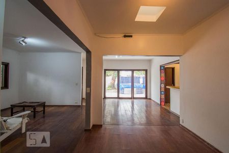 Casa para alugar com 200m², 3 quartos e 2 vagasSala