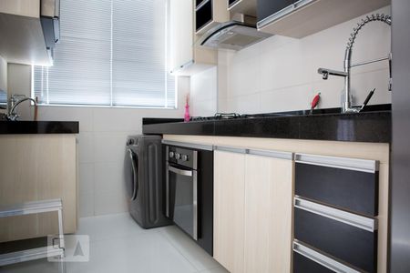 Cozinha de apartamento à venda com 2 quartos, 50m² em Palmeiras, Belo Horizonte