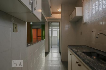 Cozinha de kitnet/studio para alugar com 1 quarto, 48m² em Centro, Campinas