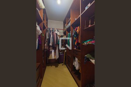 Apartamento para alugar com 171m², 3 quartos e 2 vagas Apartamento para alugar com 171m², 3 quartos e 2 vagasCloset do Quarto 3