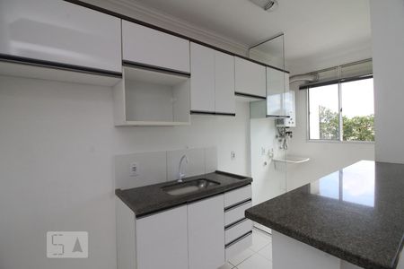 Cozinha de apartamento à venda com 2 quartos, 42m² em Rubem Berta, Porto Alegre