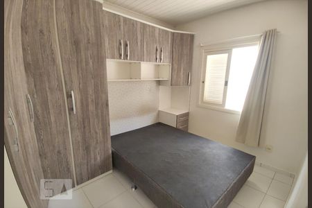 Dormitório 1 de casa de condomínio para alugar com 2 quartos, 85m² em Scharlau, São Leopoldo