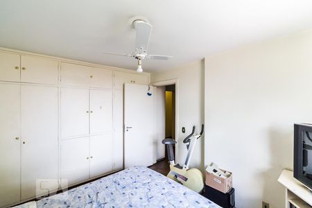 Apartamento à venda com 255m², 4 quartos e 3 vagas Apartamento à venda com 255m², 4 quartos e 3 vagasQuarto