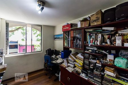 Apartamento à venda com 255m², 4 quartos e 3 vagas Apartamento à venda com 255m², 4 quartos e 3 vagasEscritorio