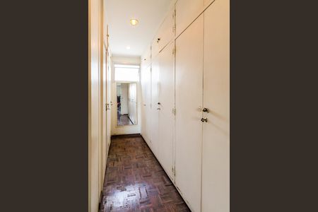 Apartamento à venda com 255m², 4 quartos e 3 vagas Apartamento à venda com 255m², 4 quartos e 3 vagasClosed