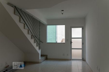 Casa de Condomínio para alugar com 2 quartos, 80m² em Jardim Leblon, Belo Horizonte