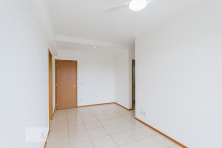 Sala de apartamento para alugar com 2 quartos, 62m² em Taquara (jacarepaguá), Rio de Janeiro