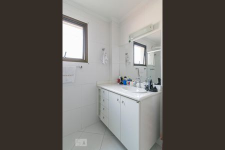 Apartamento para alugar com 170m², 4 quartos e 3 vagas Apartamento para alugar com 170m², 4 quartos e 3 vagasBanheiro