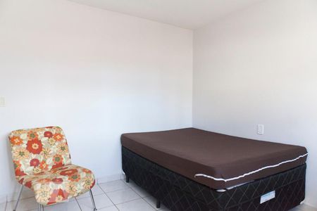 Quarto/Sala de kitnet/studio para alugar com 1 quarto, 30m² em Setor Leste Universitário, Goiânia