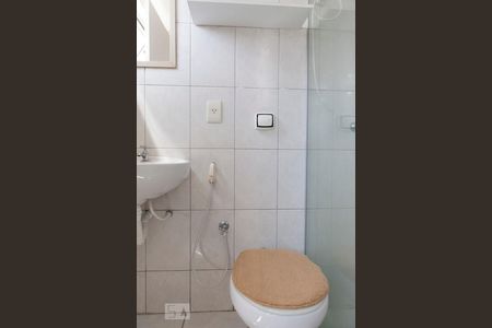 Banheiro de kitnet/studio para alugar com 1 quarto, 30m² em Setor Leste Universitário, Goiânia