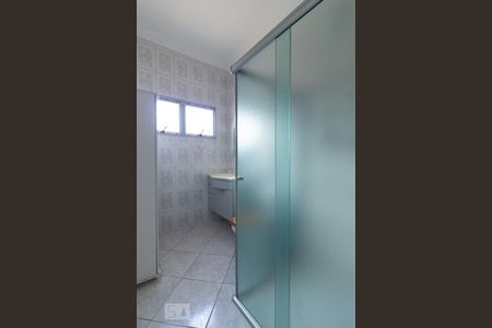 Banheiro de casa para alugar com 3 quartos, 259m² em Vila Romano, São Paulo