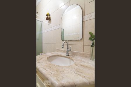 Banheirodo Quarto Suíte de casa para alugar com 3 quartos, 259m² em Vila Romano, São Paulo