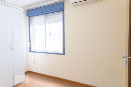 Quarto 1 de apartamento para alugar com 2 quartos, 55m² em Cristo Redentor, Porto Alegre