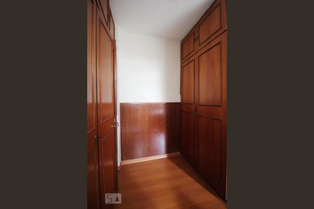 Closet de apartamento para alugar com 1 quarto, 53m² em Vila Tramontano, São Paulo
