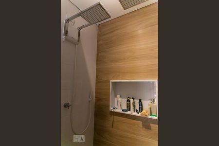 Casa para alugar com 200m², 3 quartos e 2 vagas Casa para alugar com 200m², 3 quartos e 2 vagasBanheiro da Suíte - Chuveiros