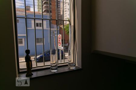 Casa para alugar com 200m², 3 quartos e 2 vagas Casa para alugar com 200m², 3 quartos e 2 vagasEscadas - Janela