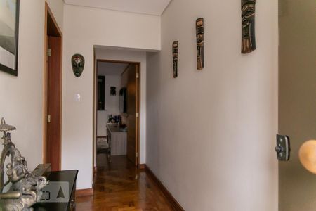 Corredor de Entrada de casa à venda com 3 quartos, 200m² em Vila Mariana, São Paulo